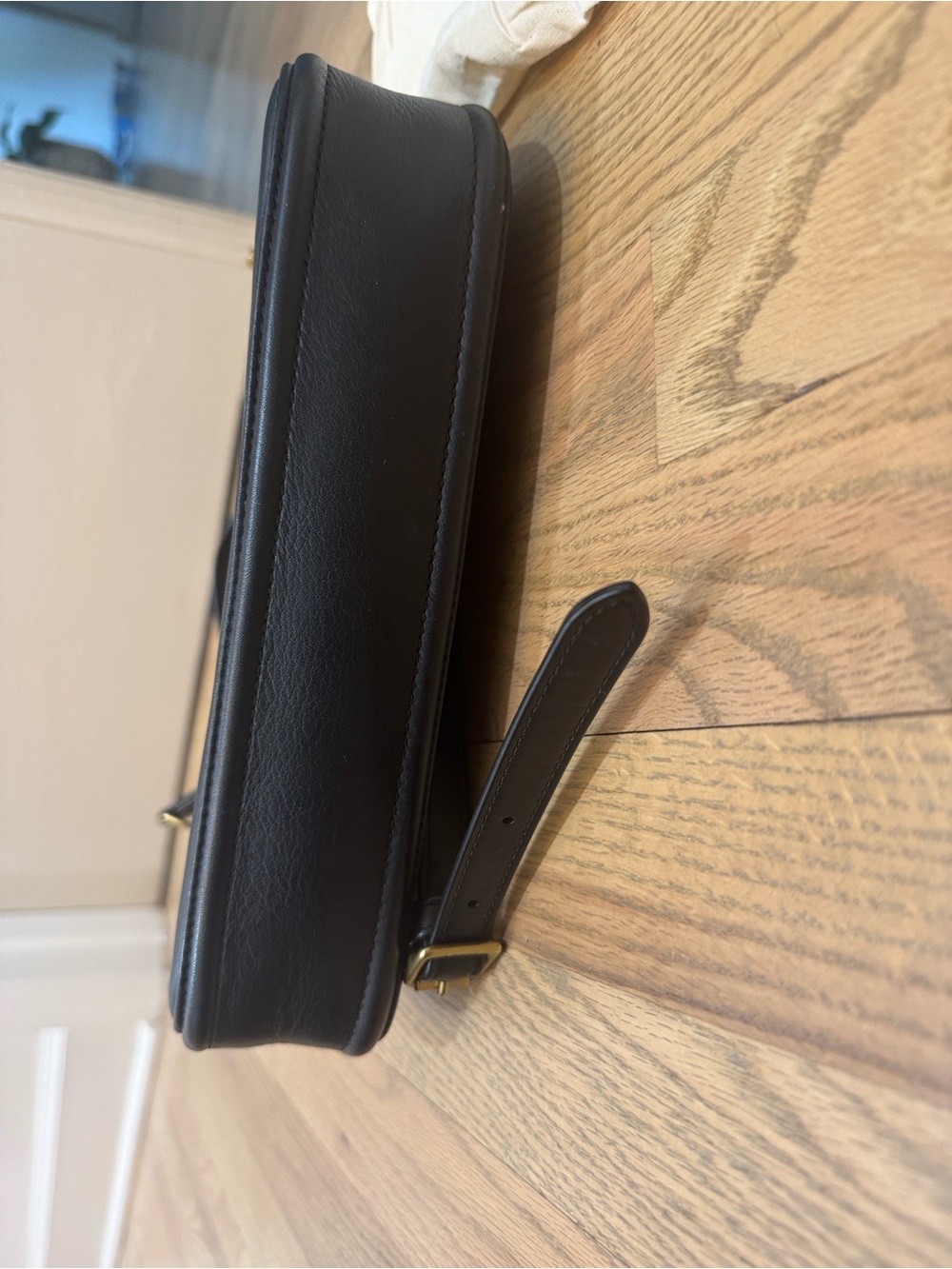 Tory Burch Black Leather crescent Shoulder Bag or crossbody with Gold Hardware - Picture 8 of 14